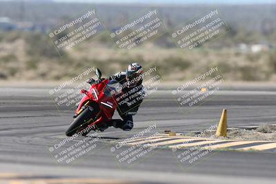 media/Jan-15-2026-Racers Edge (Thu) [[dfebeb70ab]]/3-B Group/Session 2 (Turn 11)/